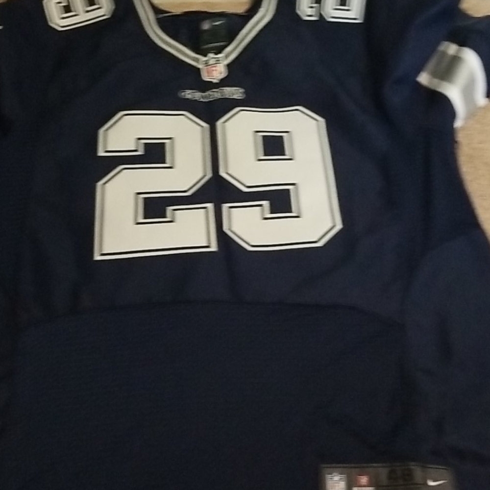 Football Jersey - Picture 4 of 6